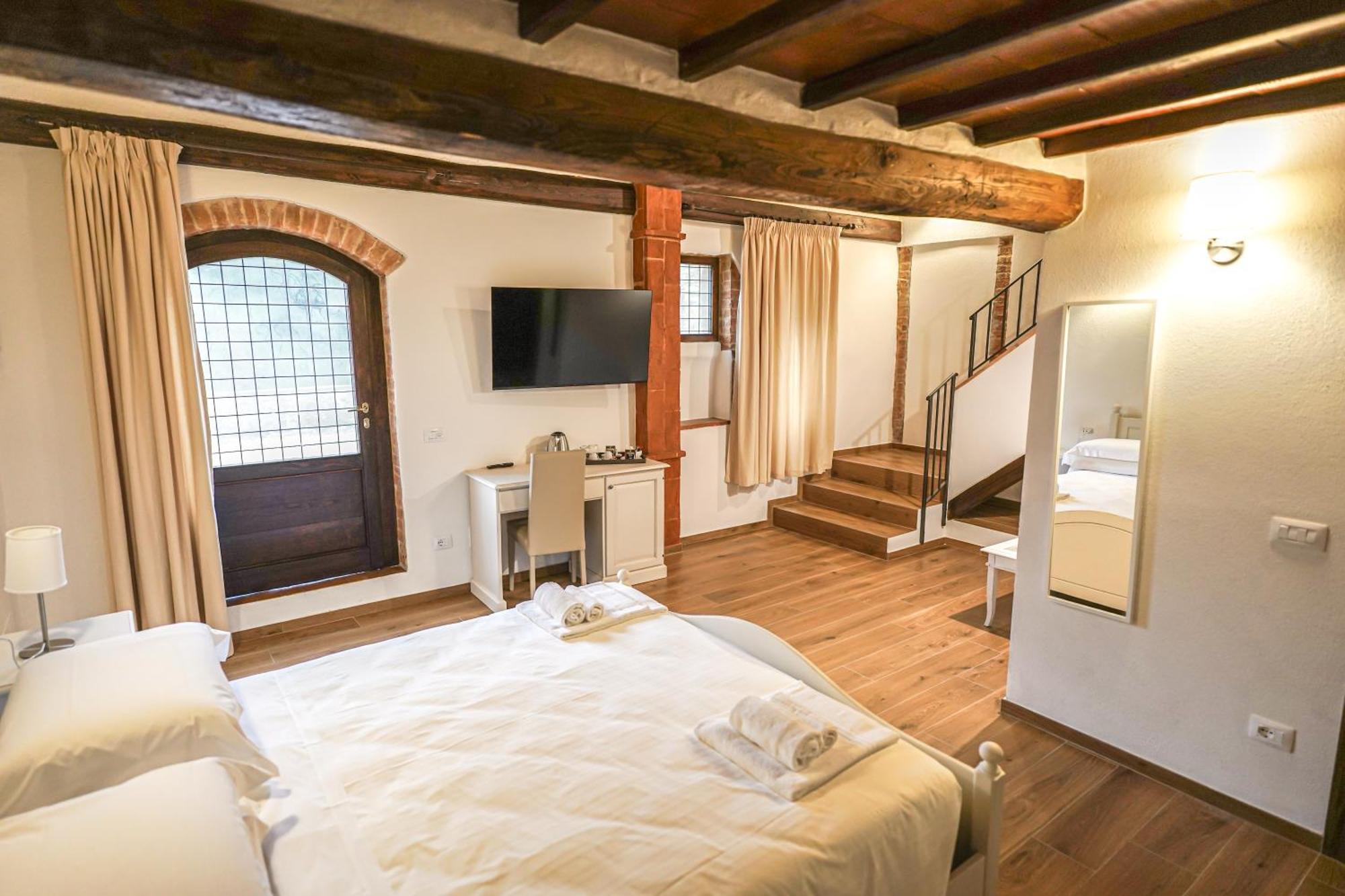 Borgo Il Poggiaccio Residenza D'Epoca Vendégház Sovicille Kültér fotó
